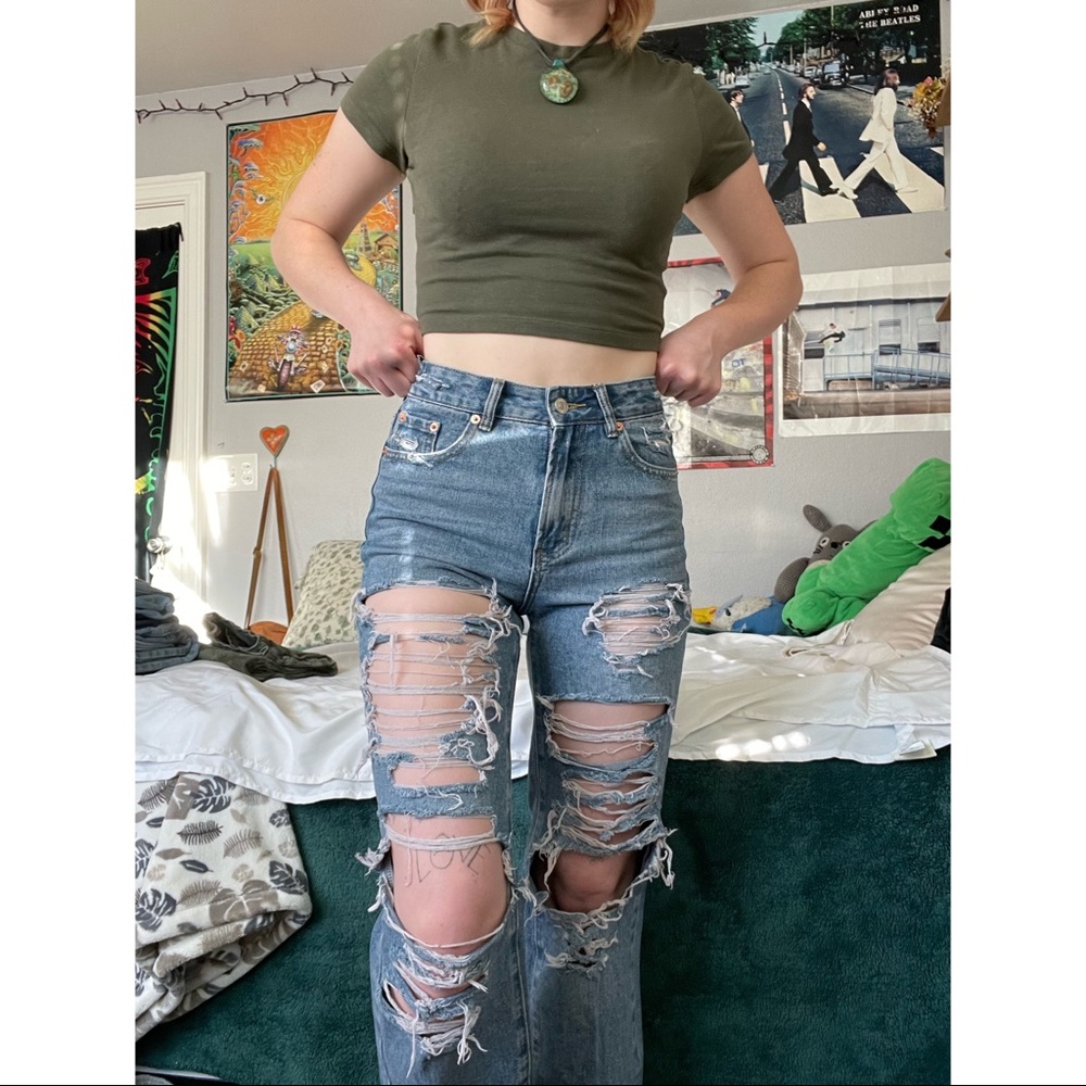 Distressed high-rise mom jeans
